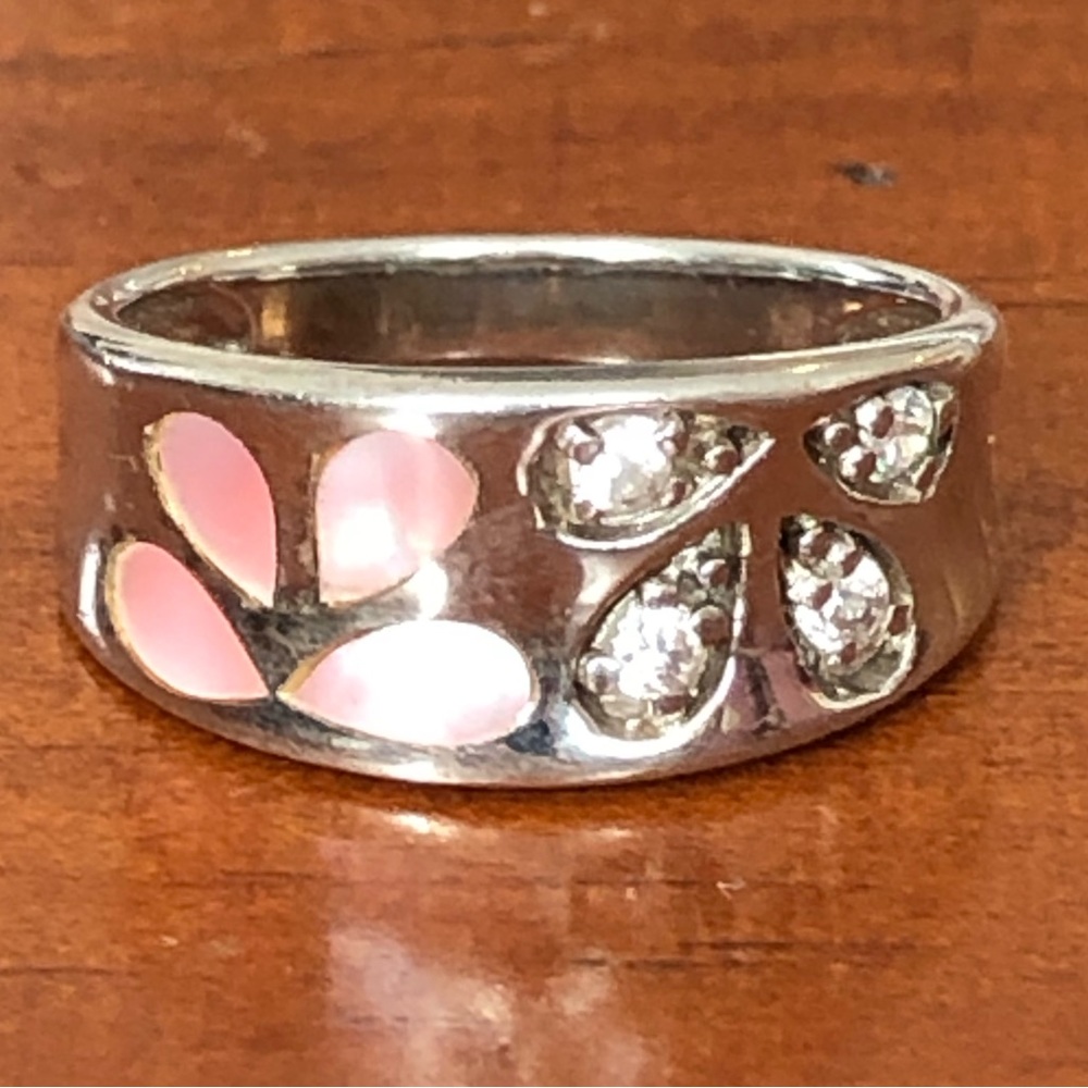 Silver .925 ring with crystals and mother of pearl